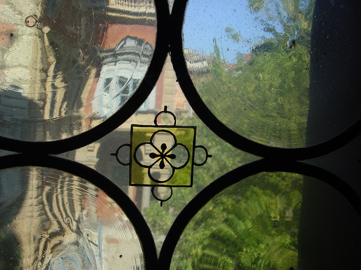1200px-Milano_-_Vetrata_ottocentesca_del_Museo_Poldi_Pezzoli_-_Caronte_-_Foto_Giovanni_Dall'Orto_-_14-sept-2003_-_04